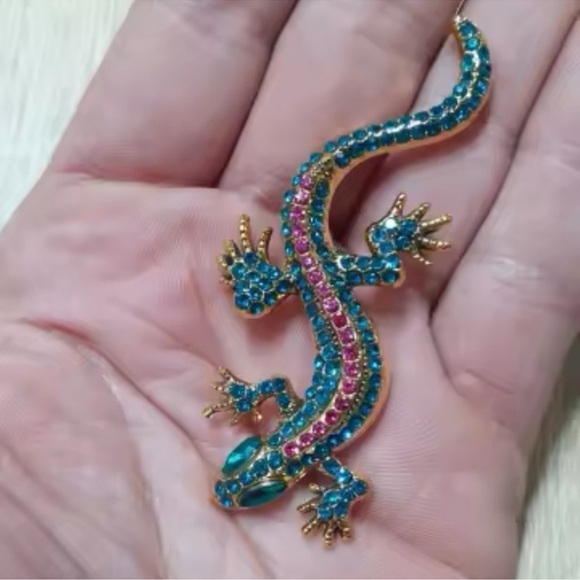 Blue Lizard Colorful Reptile Brooch - Picture 4 of 7